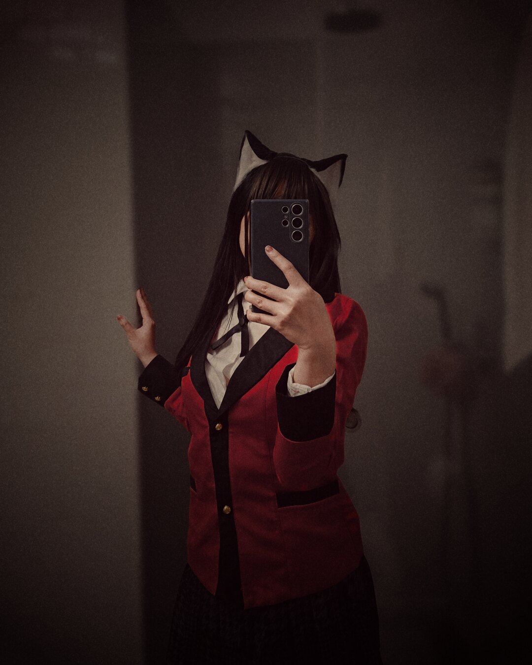 Mirror check, cat ears on